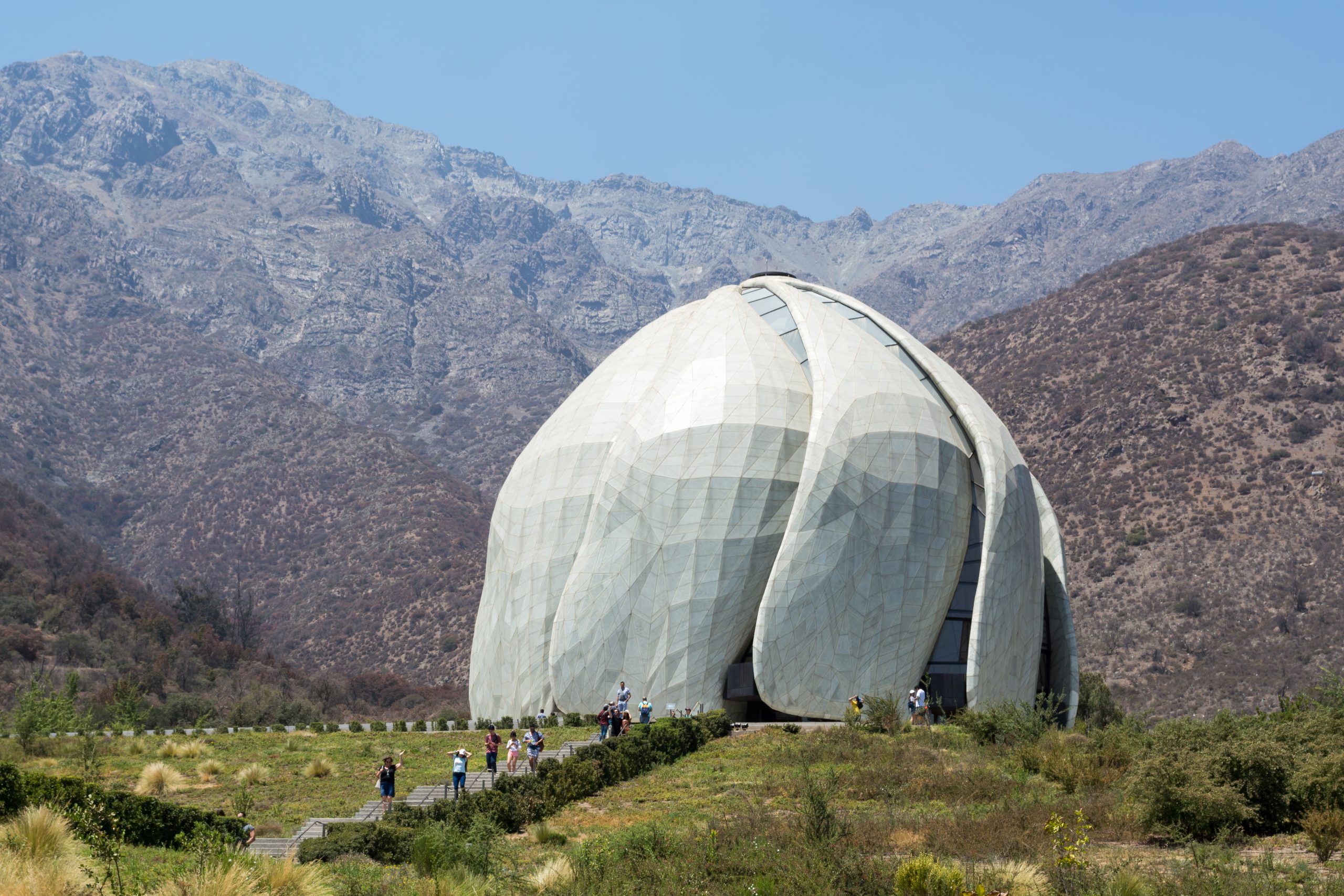 Cousiño Macul & Bahá'í Temple: Pedal and Calma
